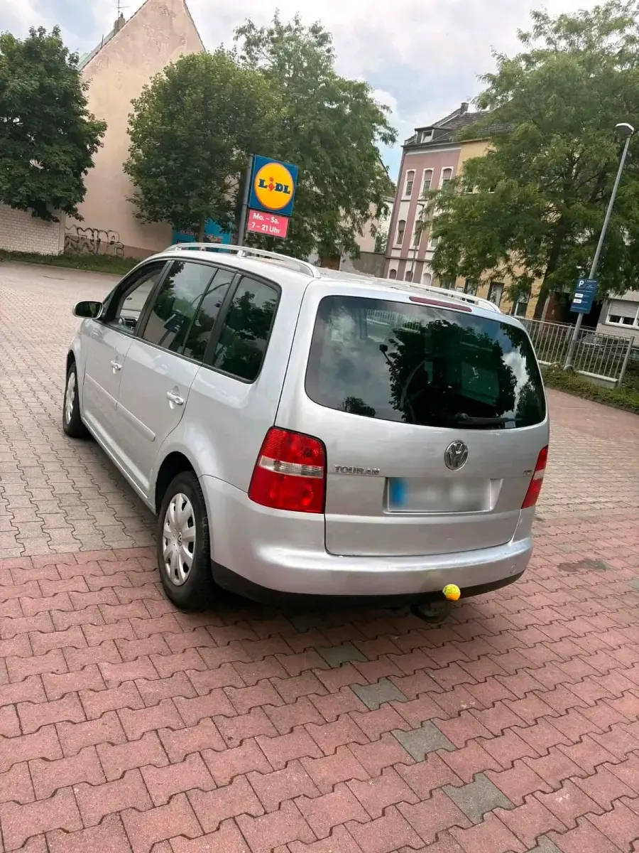 Gebraucht VW Touran 105 PS (77 kW) 2005 Silber Van / Kleinbus