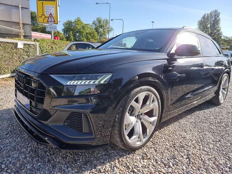 Orcaschwarz metallic Gebraucht 2020 Audi Q8 Black Edition SUV | 58.500 € - Bild 1/4