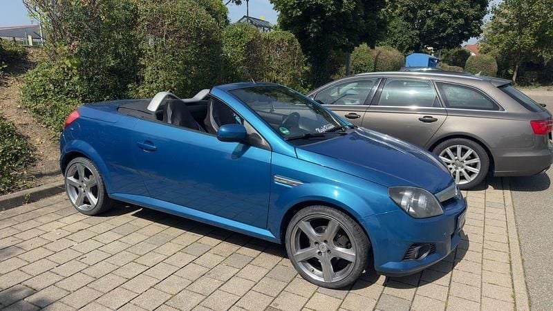 Gebraucht Opel Tigra Enjoy 90 PS (66 kW) 2004 Blau Cabrio