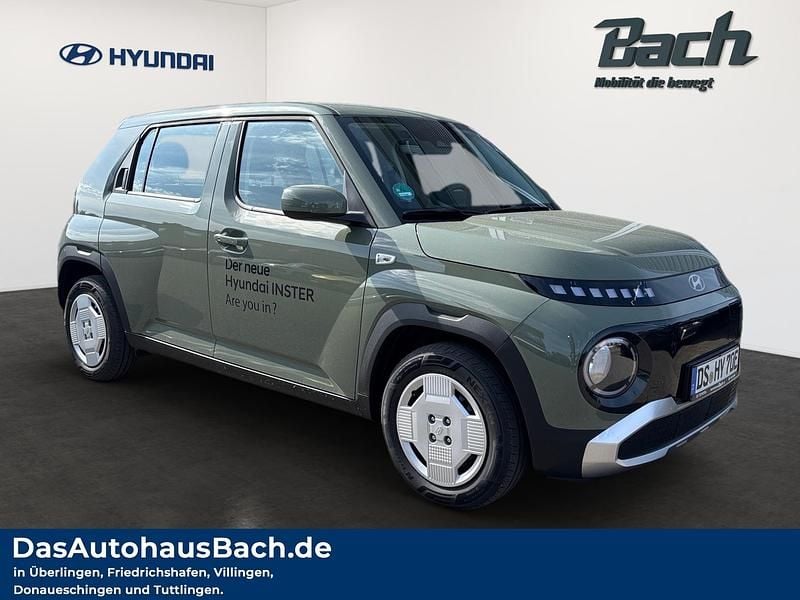 Grün Gebraucht 2025 Hyundai Inster Select Kleinwagen | 20.990 € (Superpreis) - Bild 1/3