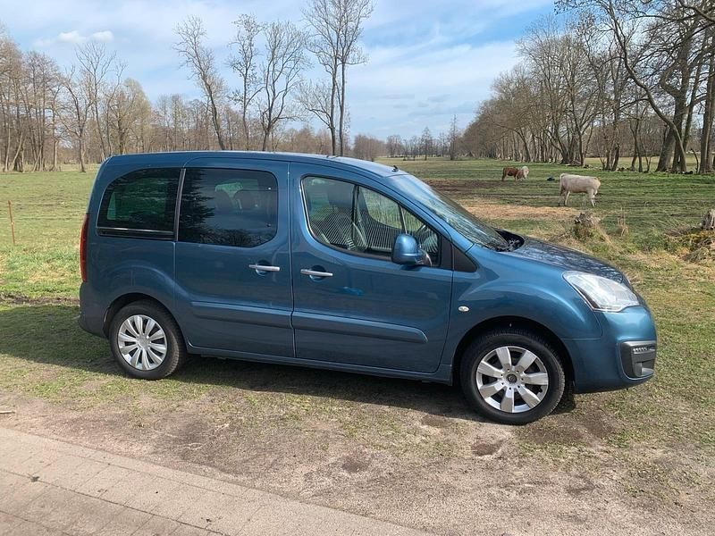 Gebraucht Citroën Berlingo 99 PS (72 kW) 2016 Blau Van / Kleinbus