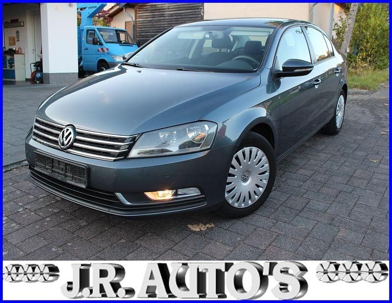 Grau Gebraucht 2012 VW Passat Limousine | 6.300 € (Fairer Preis) - Bild 1/4