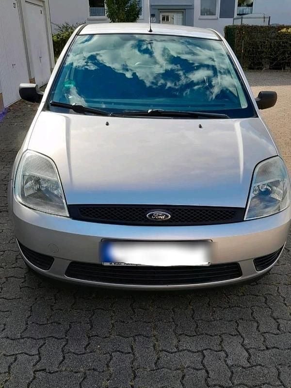 Silber Gebraucht 2005 Ford Fiesta Kleinwagen | 2.000 € (Fairer Preis) - Bild 1/4