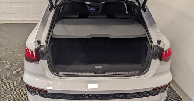 Gebraucht Audi RS3 Sportback 400 PS (294 kW) 2024 Metallic Kleinwagen