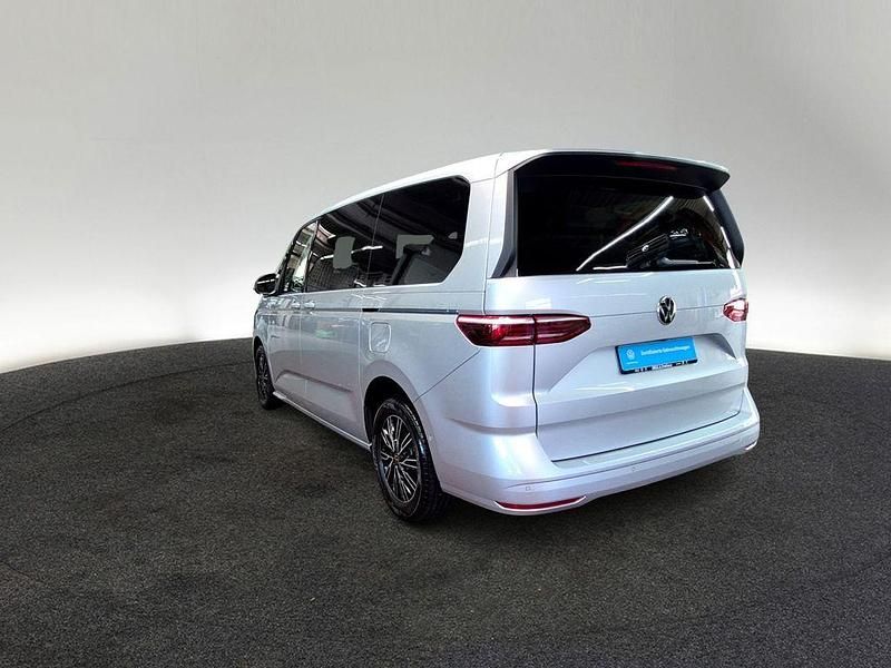 Gebraucht VW Multivan Basis 150 PS (110 kW) 2024 Reflexsilber metallic Van