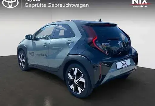 Neu Toyota Aygo X 116 PS (85 kW) 2026 Schwarz SUV