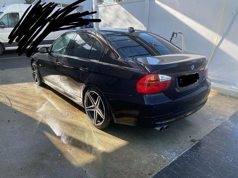 Gebraucht BMW 325 Sport Line 197 PS (144 kW) 2008 Schwarz Limousine