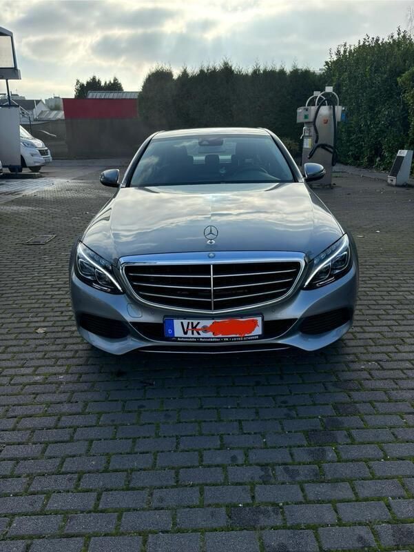 Grau Gebraucht 2015 Mercedes C200 Limousine | 17.000 € (Fairer Preis) - Bild 1/4