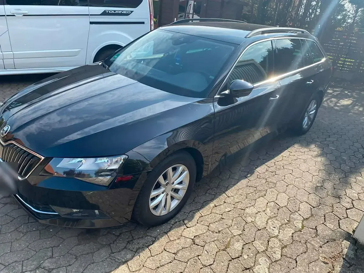 Gebraucht Skoda Superb 150 PS (110 kW) 2016 Schwarz Kombi