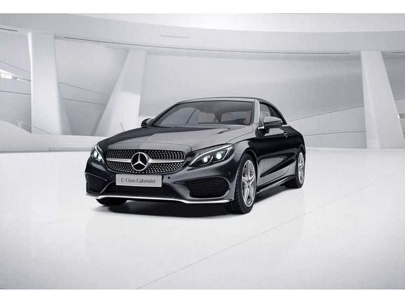 Schwarzlack obsidianschwarz (metallic) Gebraucht 2018 Mercedes C200 AMG Cabrio | 30.790 € (Fairer Preis) - Bild 1/4