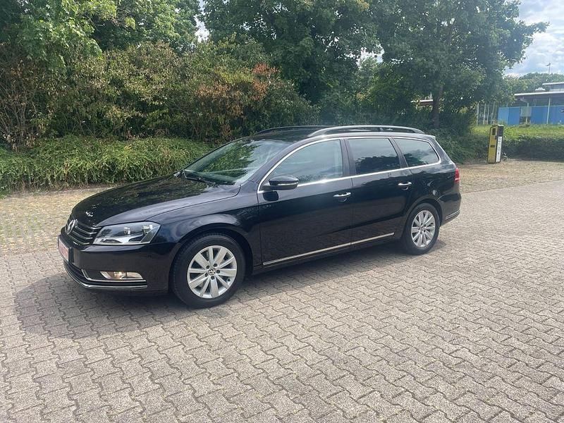 Schwarz Gebraucht 2014 VW Passat Comfortline Kombi | 8.200 € (Superpreis) - Bild 1/4