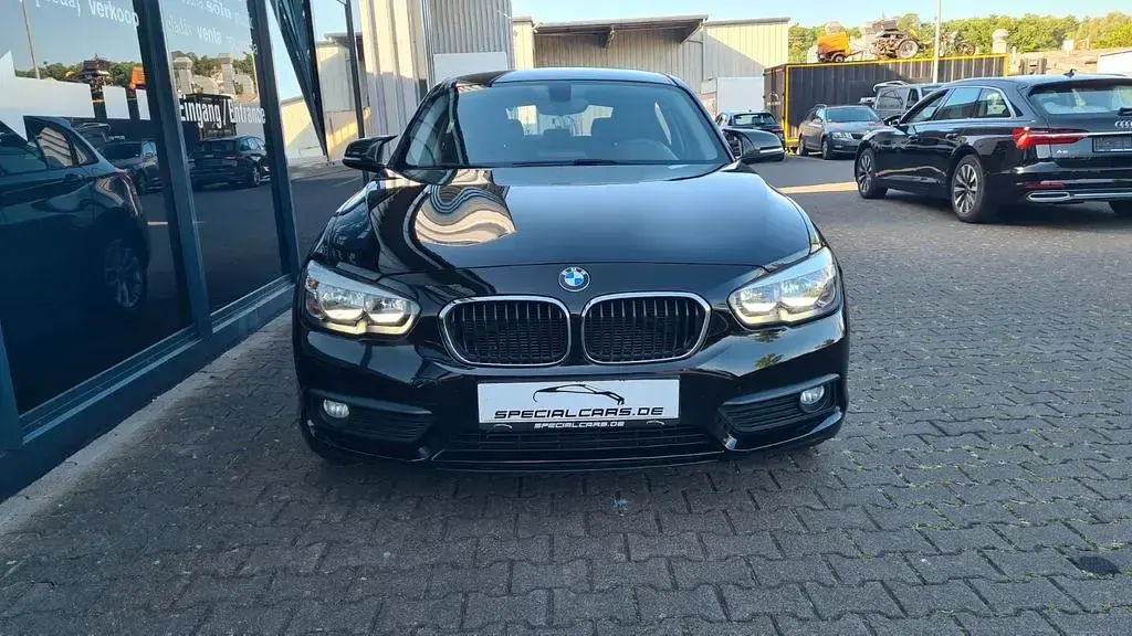 Gebraucht BMW 116 Advantage 109 PS (80 kW) 2016 Schwarz Kleinwagen