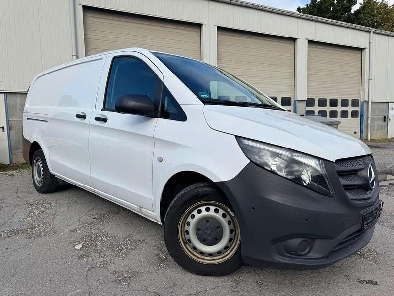 Second-hand Mercedes Vito 136 CP (100 kW) 2023 Alb Van