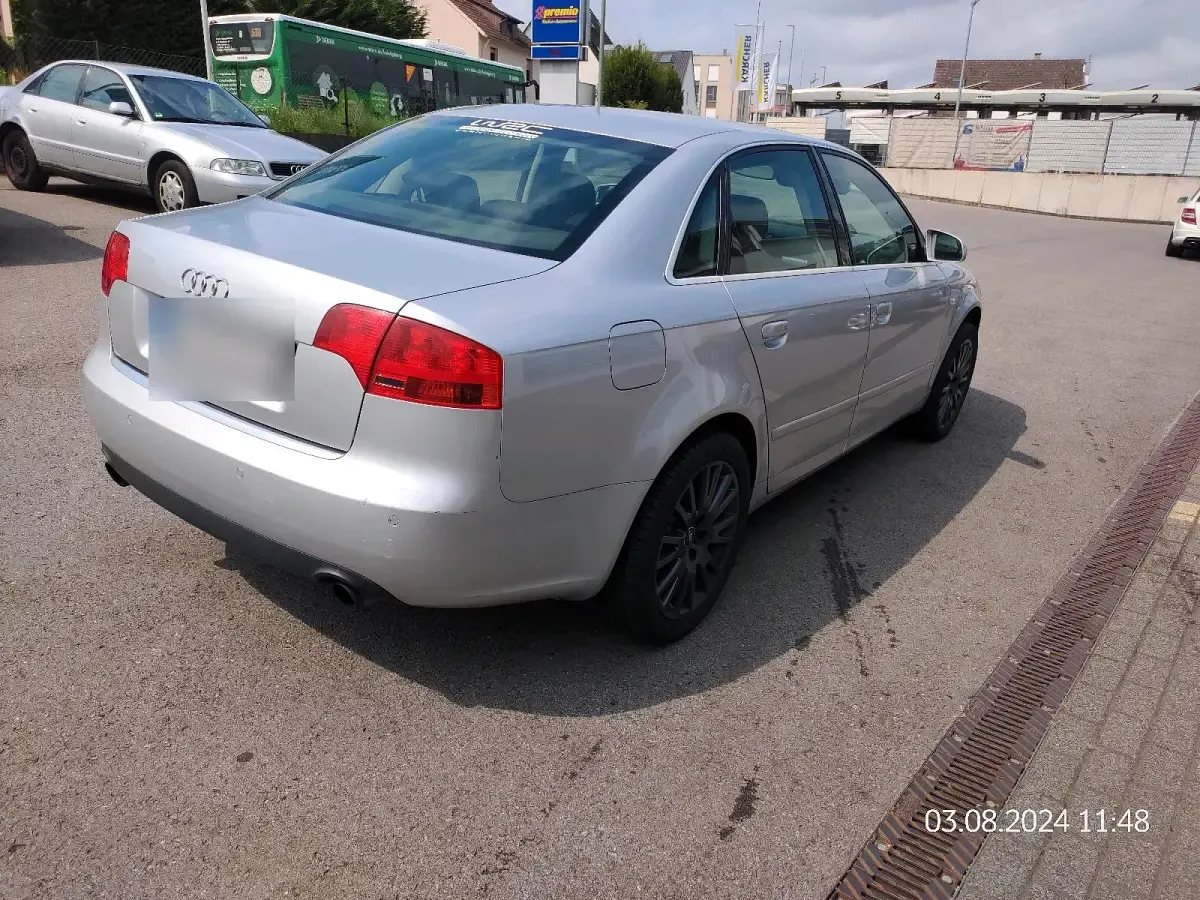 Używany Audi A4 163 KM (119 kW) 2005 Srebrny Sedan/Limuzyna