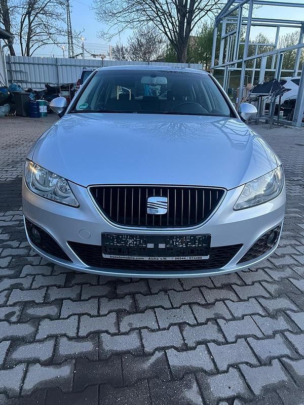 Gebraucht Seat Exeo 102 PS (75 kW) 2010 Silber Limousine