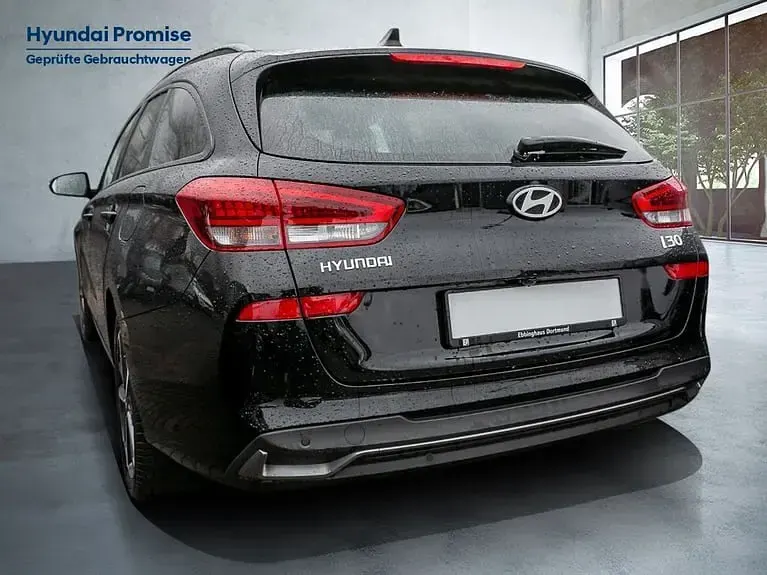 Gebraucht Hyundai i30 Advantage 101 PS (74 kW) 2025 Abyss black (schwarz) Kombi