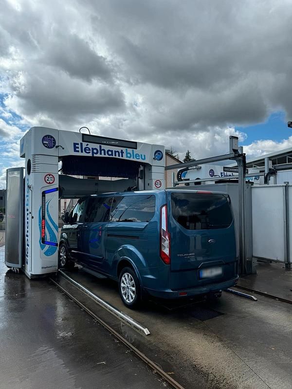 Gebraucht Ford Tourneo Titanium 185 PS (136 kW) 2020 Van / Kleinbus