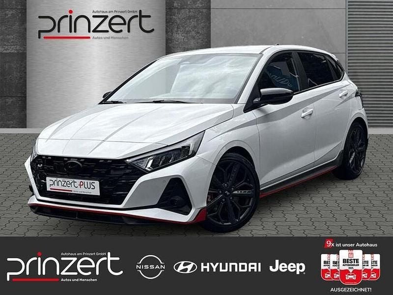 Polar white / sol Gebraucht 2022 Hyundai i20 N Performance Limousine | 24.970 € (Fairer Preis) - Bild 1/3