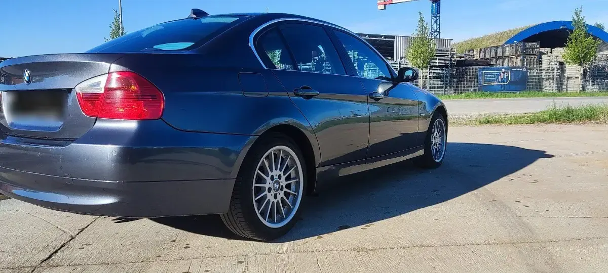 Gebraucht BMW 330 258 PS (189 kW) 2005 Grau Limousine