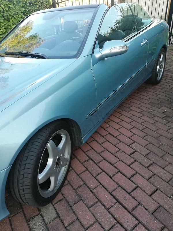 Gebraucht Mercedes CLK320 224 PS (164 kW) 2004 Blau Cabrio