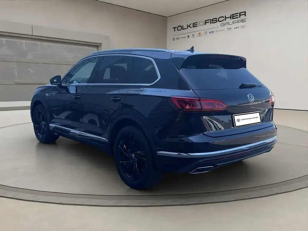 Gebraucht VW Touareg Elegance 231 PS (169 kW) 2022 Schwarz SUV