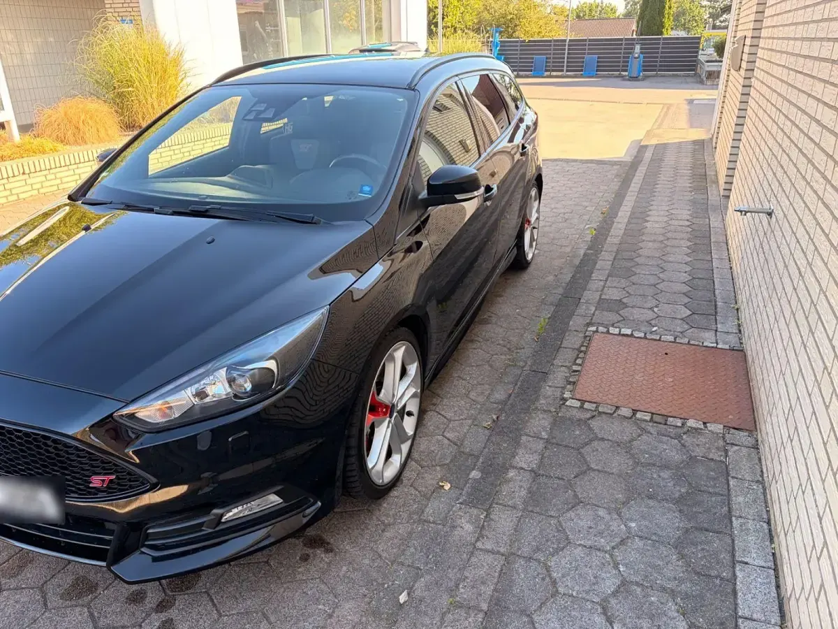 Gebraucht Ford Focus ST 250 PS (183 kW) 2017 Schwarz Kombi