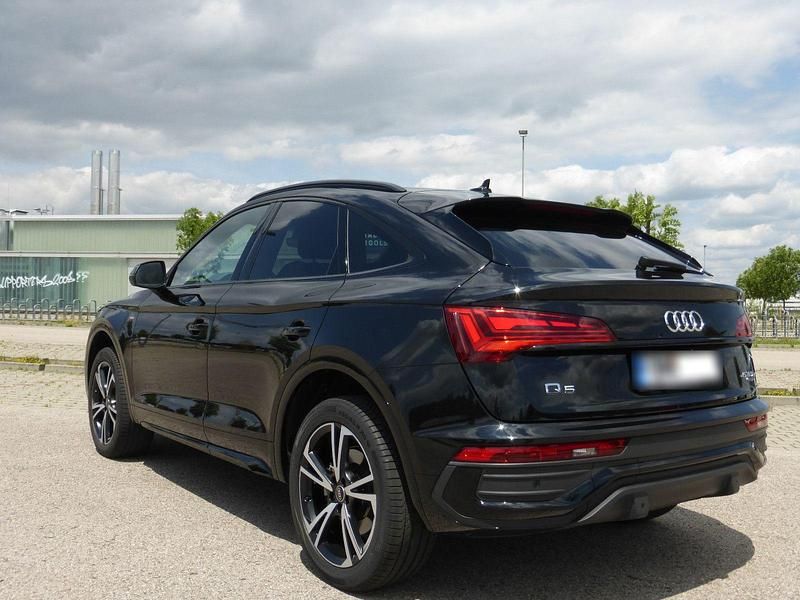 Second-hand Audi Q5 S-line plus 265 CP (194 kW) 2022 Negru SUV