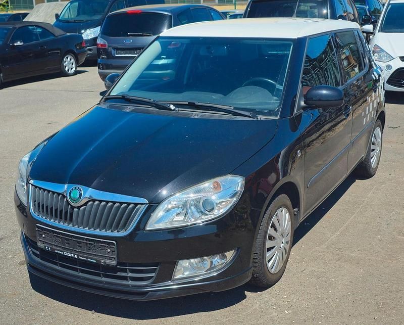 Schwarz Gebraucht 2011 Skoda Fabia Elegance Kleinwagen | 4.400 € (Fairer Preis) - Bild 1/4