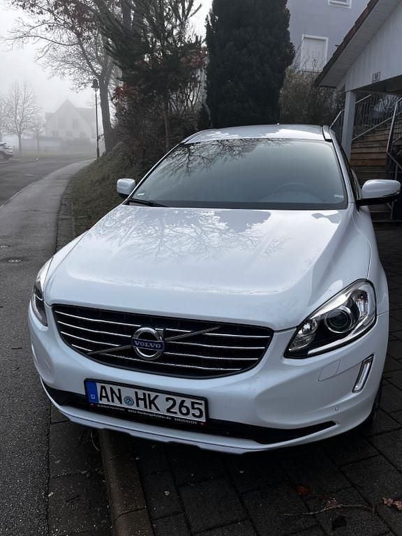 Gebraucht Volvo XC60 Summum 190 PS (139 kW) 2016 Weiß SUV
