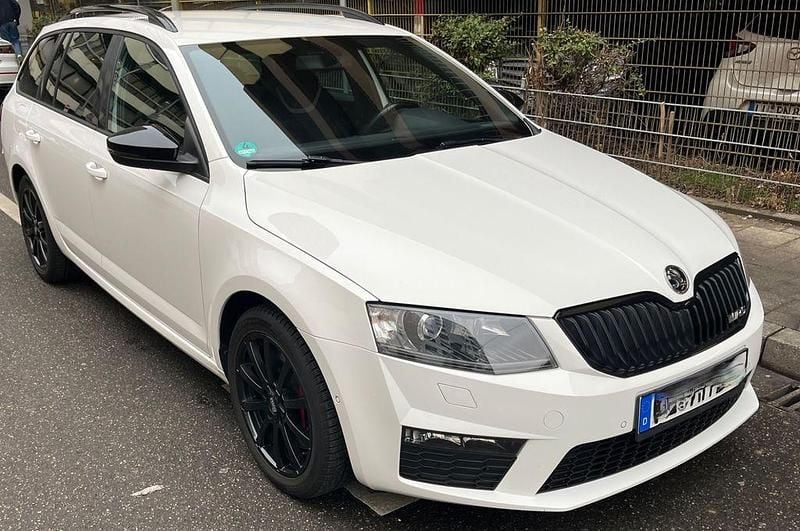 Weiß Gebraucht 2015 Skoda Octavia RS Kombi | 12.499 € (Superpreis) - Bild 1/4