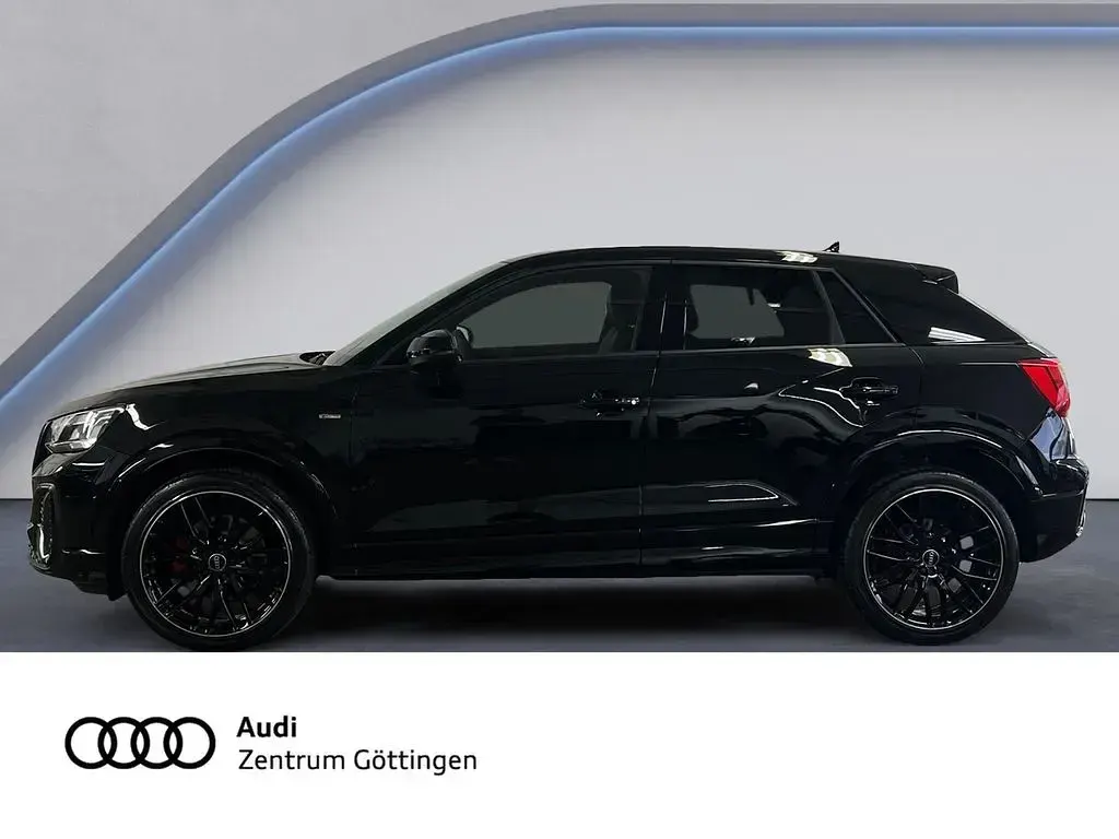 Neu Audi Q2 Competition 190 PS (139 kW) 2026 Schwarz SUV