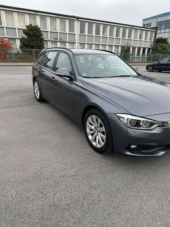 Gebraucht BMW 316 Advantage 116 PS (85 kW) 2017 Grau Kombi