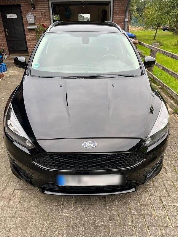 Schwarz Gebraucht 2016 Ford Focus Titanium Kombi | 8.200 € (Guter Preis) - Bild 1/4