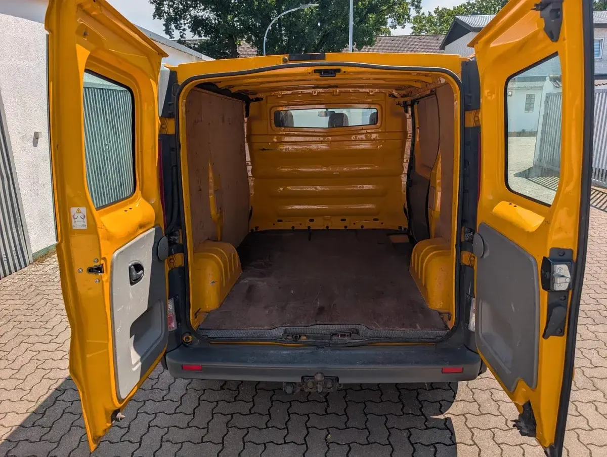 Gebraucht Opel Vivaro 114 PS (83 kW) 2012 Gelb Van / Kleinbus