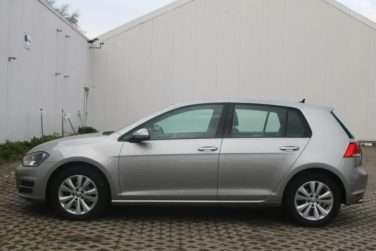 Gebraucht VW Golf VII Comfortline 125 PS (91 kW) 2017 Silber Limousine
