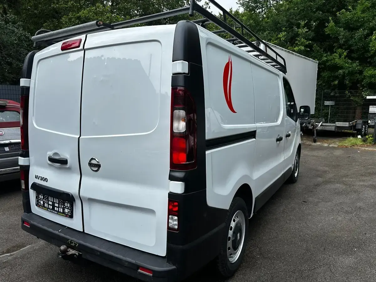 Gebraucht Nissan NV300 121 PS (88 kW) 2018 Weiß Van