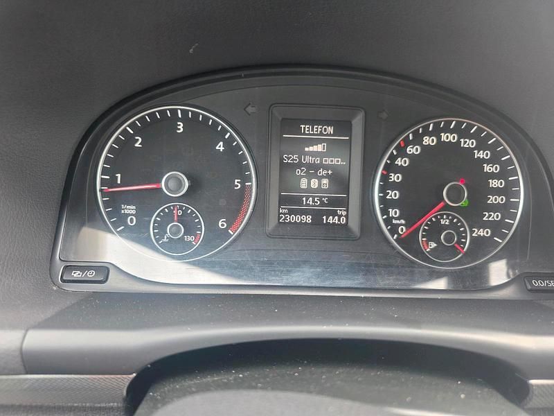 Gebraucht VW Touran 105 PS (77 kW) 2012 Silber Van / Kleinbus