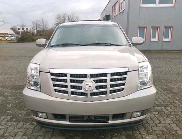 Gebraucht Cadillac Escalade 409 PS (300 kW) 2010 Grau SUV