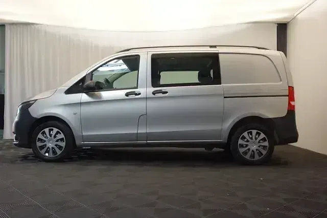 Gebraucht Mercedes Vito 136 PS (100 kW) 2022 Silber Van