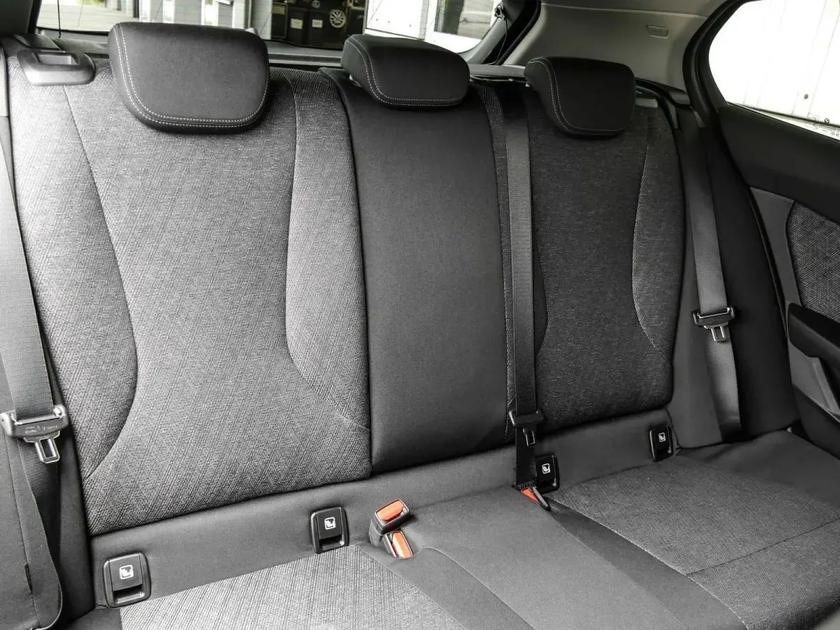Gebraucht BMW 120 Efficient Dynamics 170 PS (125 kW) 2025 Black sapphire metallic Kleinwagen