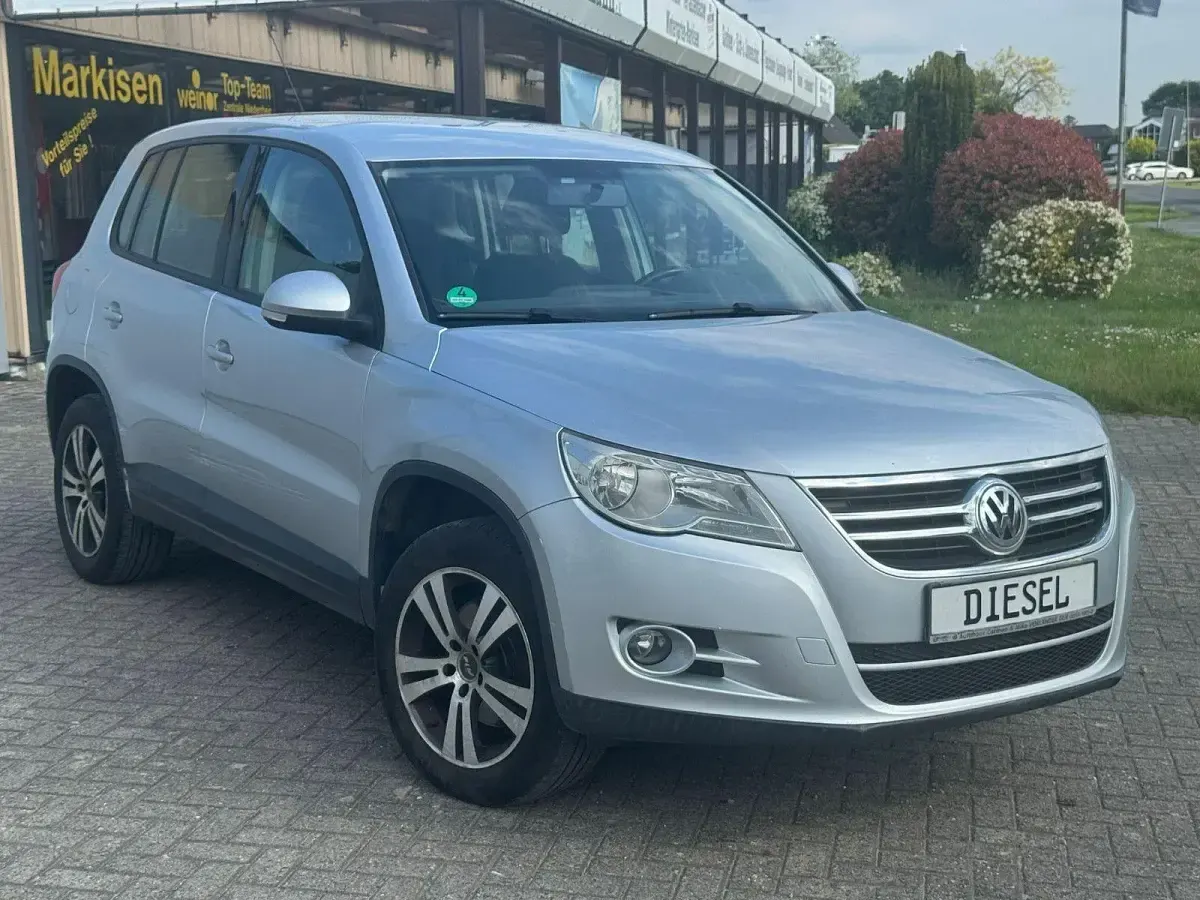Gebraucht VW Tiguan Trendline 140 PS (102 kW) 2009 Silber SUV