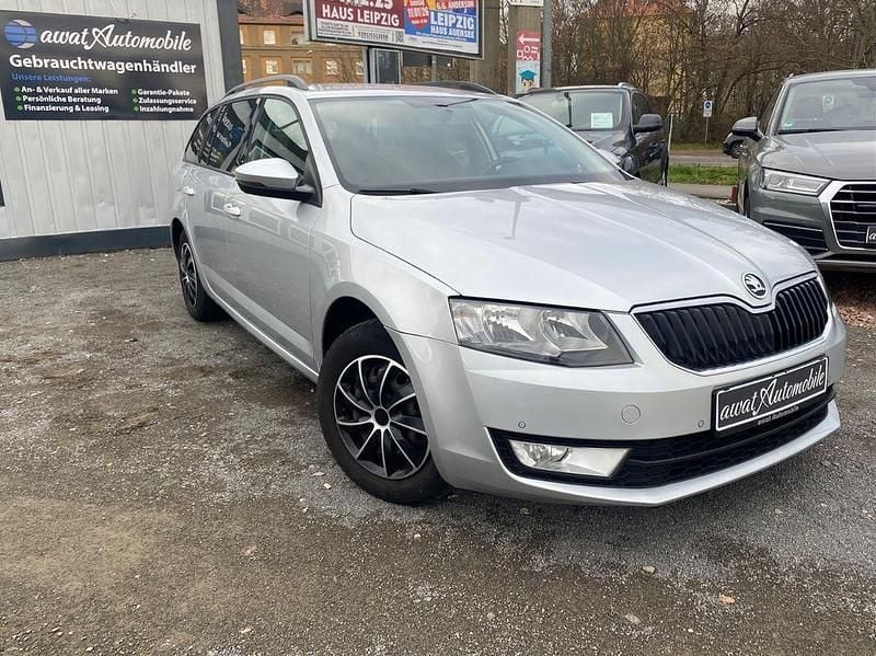 Silber Gebraucht 2015 Skoda Octavia Ambition Kombi | 10.699 € (Fairer Preis) - Bild 1/4