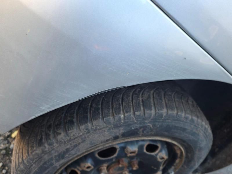 Grau Gebraucht 2007 VW Fox Kleinwagen | 1.600 € (Fairer Preis) - Bild 1/4