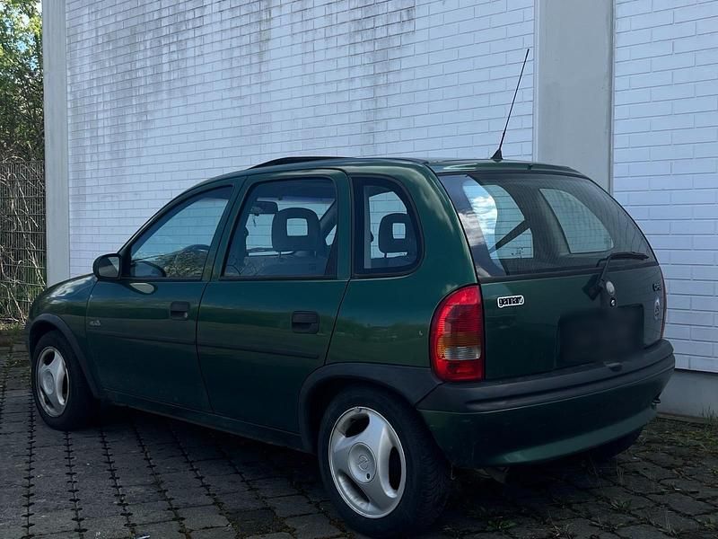 Gebraucht Opel Corsa 45 PS (33 kW) 1996 Grün Kleinwagen
