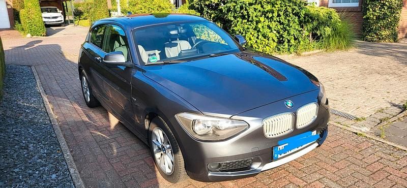 Grau Gebraucht 2013 BMW 116 Kleinwagen | 5.300 € (Guter Preis) - Bild 1/4