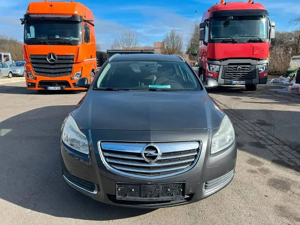Gebraucht Opel Insignia Edition 131 PS (96 kW) 2009 Grau Kombi