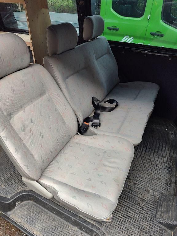 Gebraucht VW Caravelle 102 PS (75 kW) 2000 Schwarz Van / Kleinbus