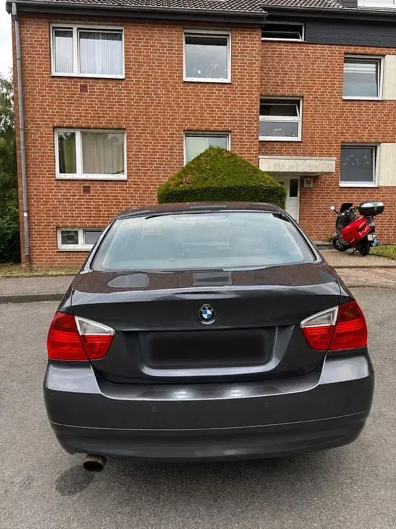 Gebraucht BMW 318 129 PS (94 kW) 2007 Limousine