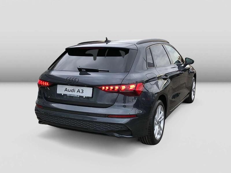 Neu Audi A3 Advanced 150 PS (110 kW) 2025 Grau Limousine