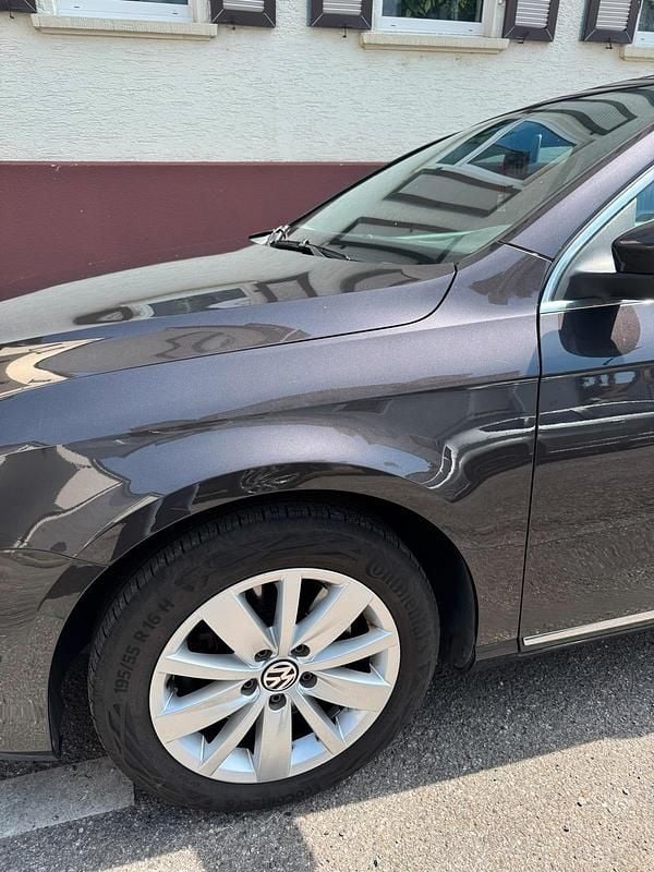 Gebraucht VW Passat 122 PS (89 kW) 2011 Braun Kombi